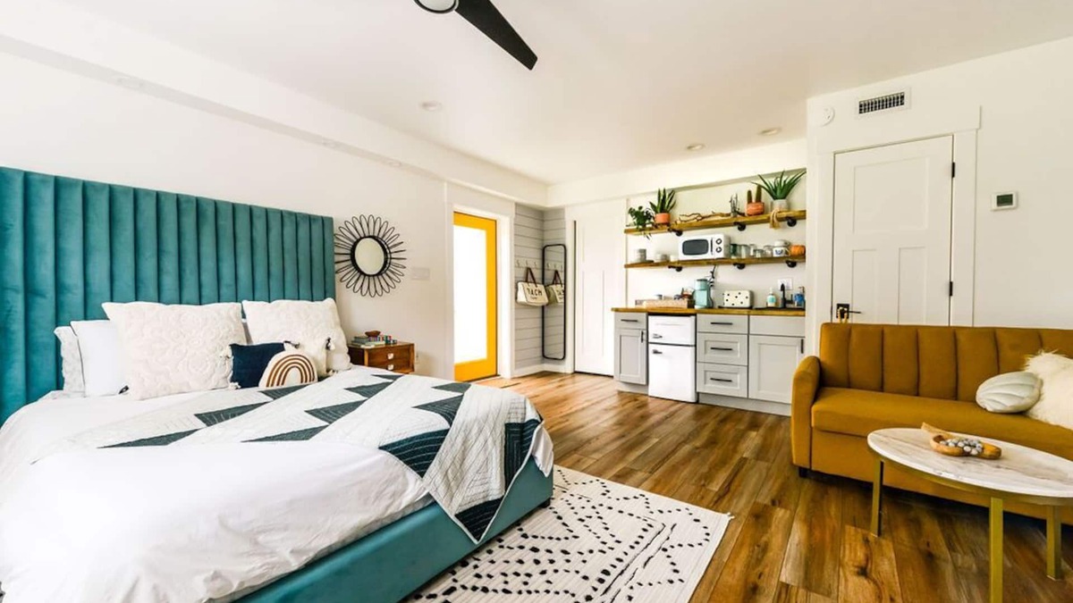 Kill Devil Hills Apartment | Pet friendly studio apartment. Minimal shedding dogs only.1 dog max.$25 pet fee