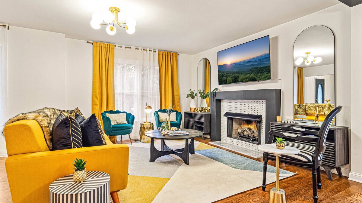 Bent Creek House | Pet-Friendly, Sauna, Hot Tub, Game Room, Two Firepits, Sleeps 12