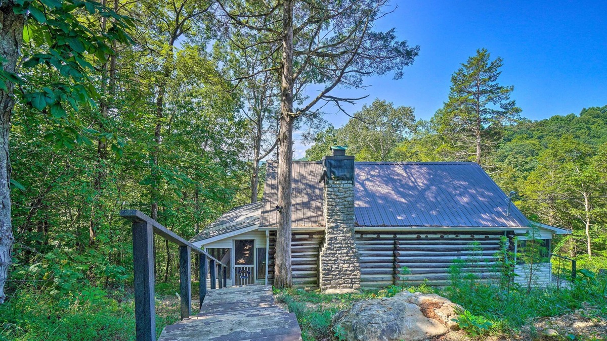 Speedwell Cabin | Pet-Friendly Speedwell Cabin, 1 Mi to Water!