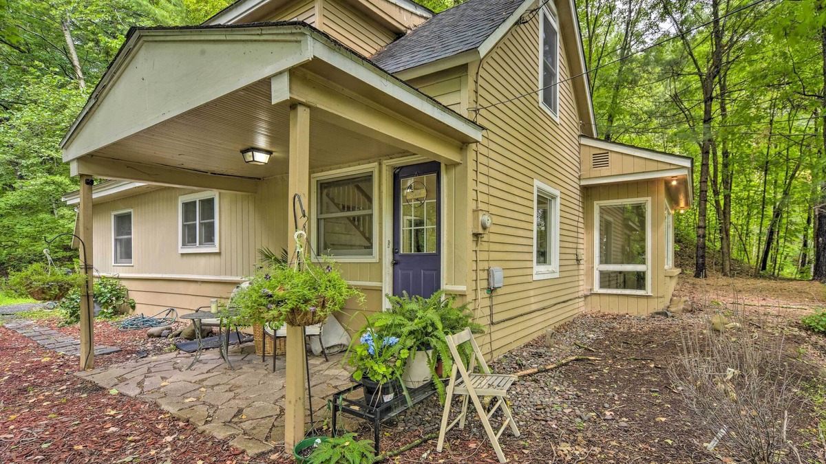 St Croix Falls Cottage | Pet-friendly St Croix Falls Remote Retreat!