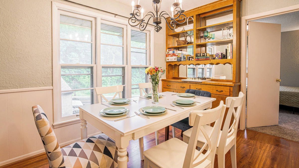 Highland House | Pet-Friendly St Paul Home: Fireplace & Office Area