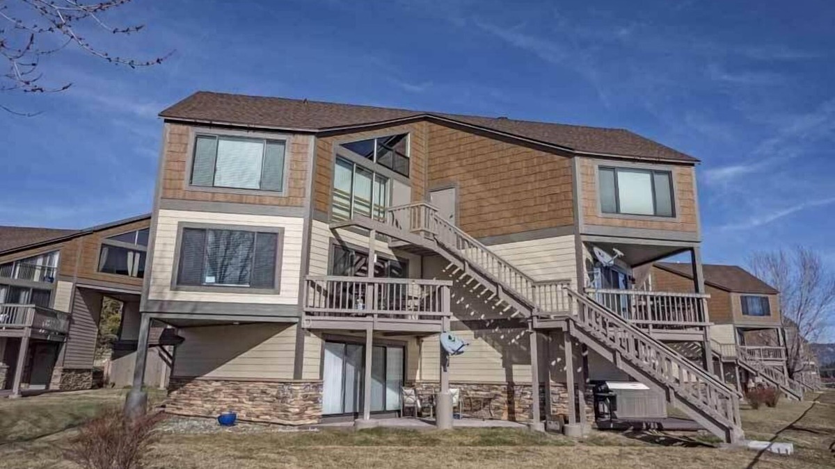 Al Tahoe Condo | Pet Friendly Tahoe Keys Condo Walking Distance to the Lake -Monthly Stays