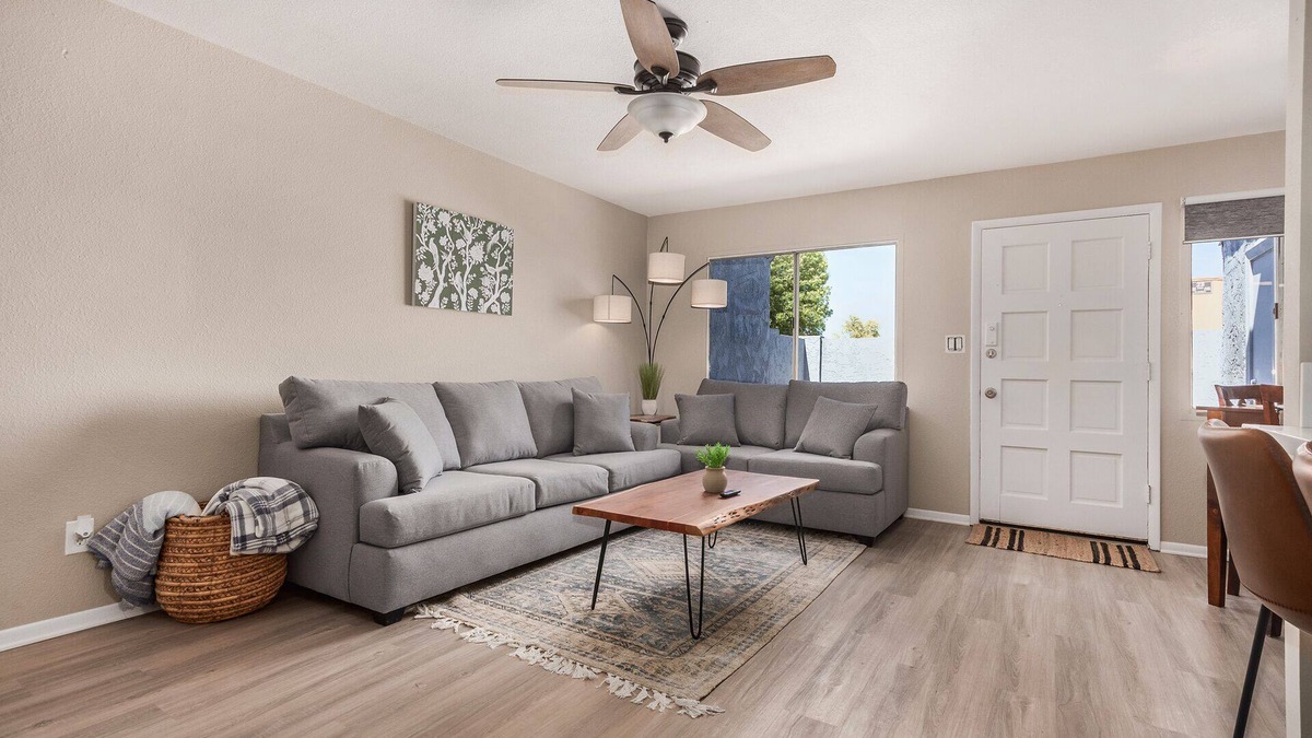 Glendale House | Pet Friendly Townhome with New Furnishings and Private enclosed Patio.