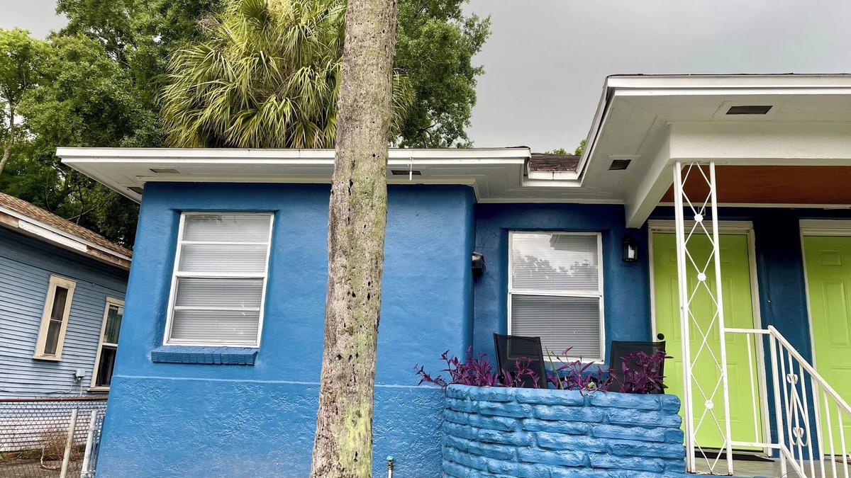 Ybor City House | Pet Friendly! TWO KING SIZE BEDS, Fire Stick - Sunshine Bay Retreat Awaits!n