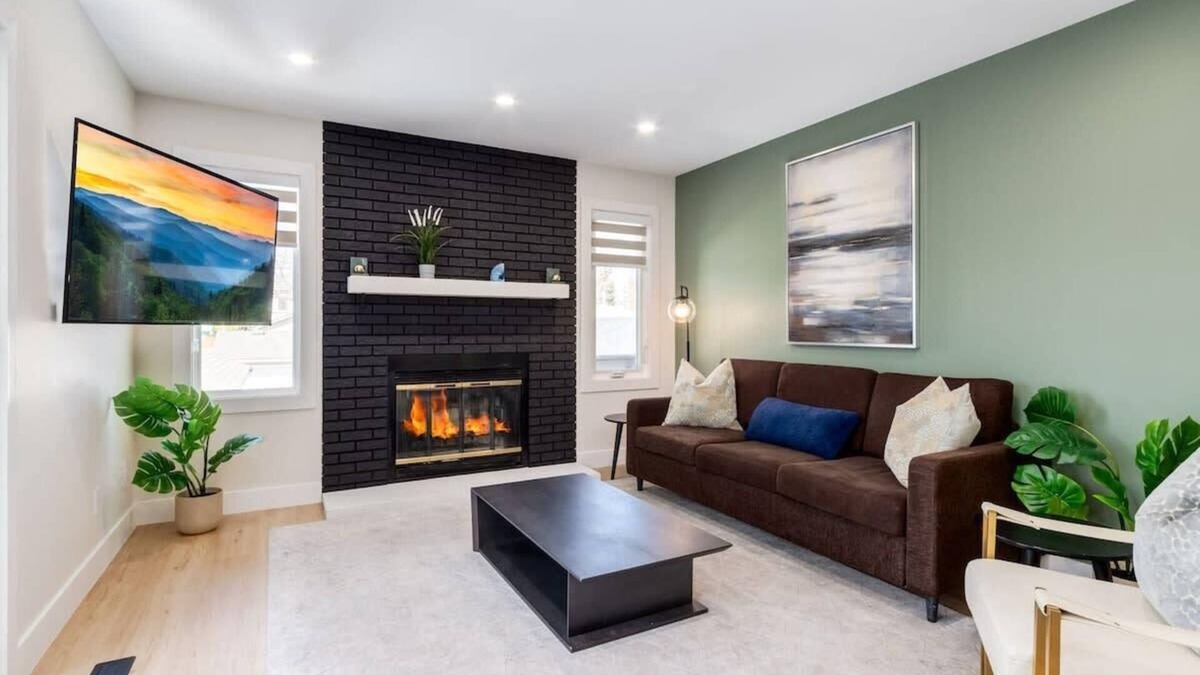 Richmond House | Pet Friendly Unit in SW Calgary
