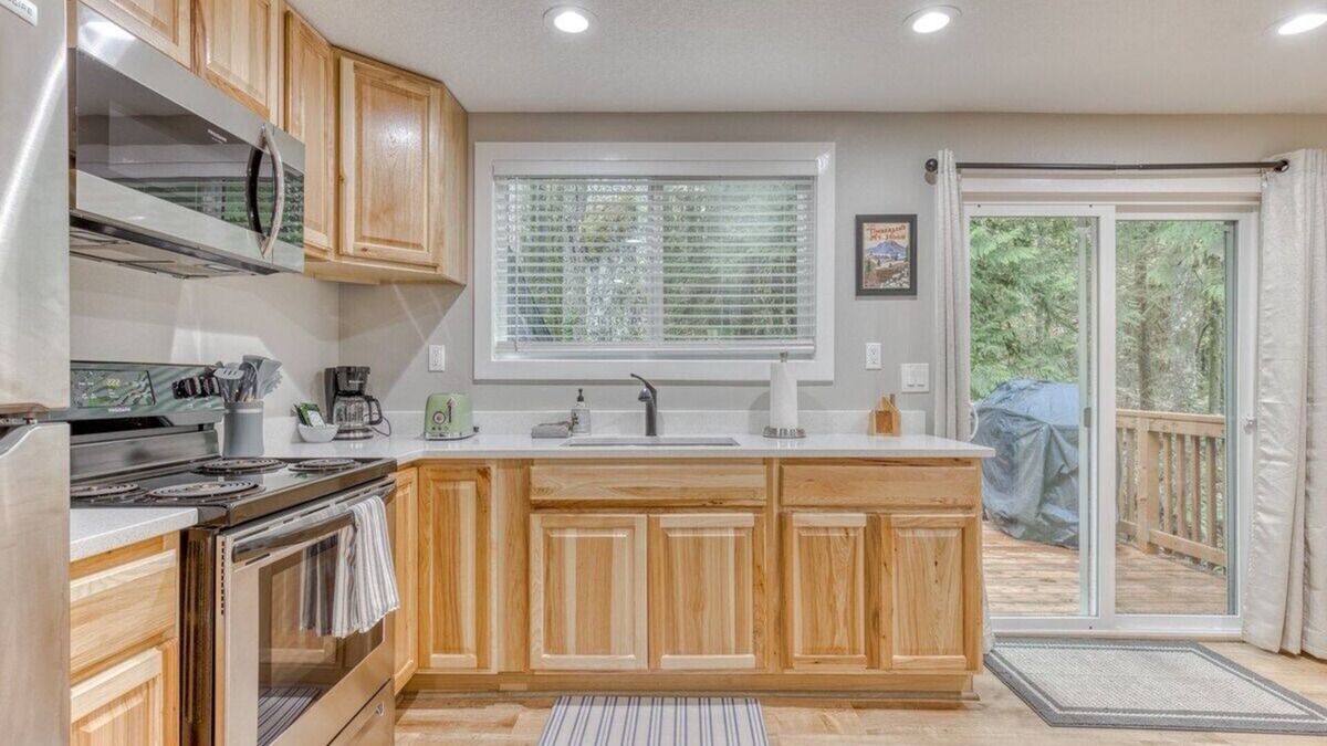 Mount Hood Village Apartment | Pet-Friendly, Private BBQ Deck - Mt Air Unit 7