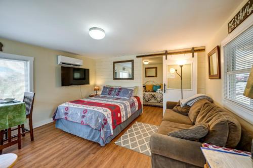 Qualla Apartment | Pet-Friendly Vacation Rental Cabin in Whittier