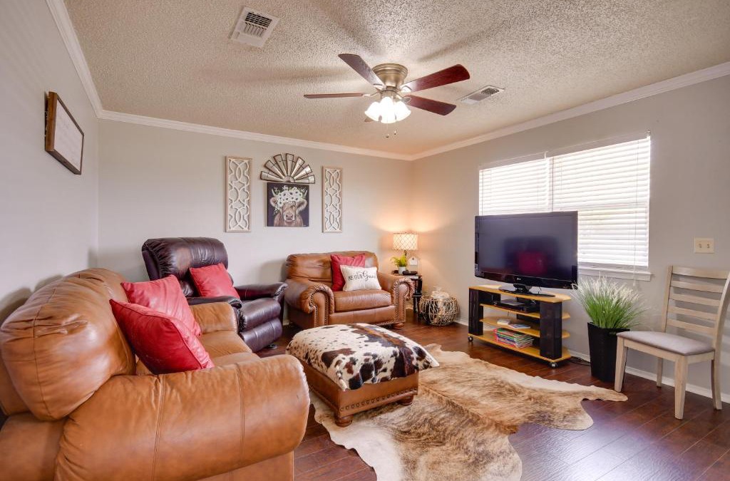 Canyon House | Pet-Friendly Vacation Rental with Yard in Canyon