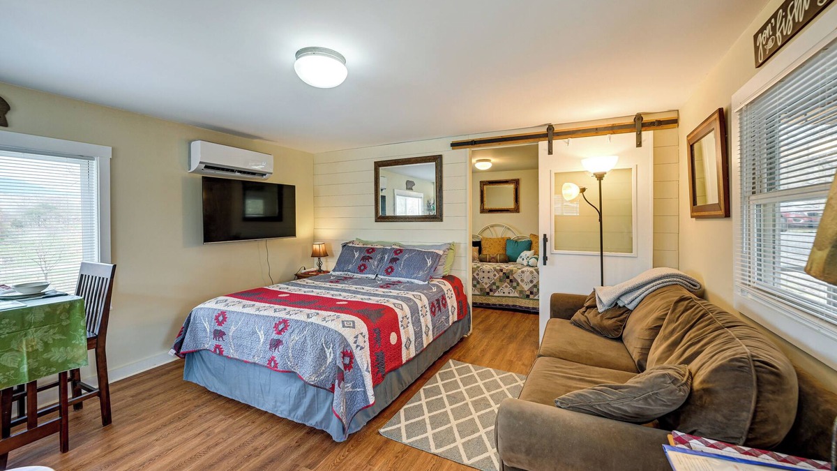 Qualla Apartment | Pet-Friendly Vacation Rental Cabin in Whittier