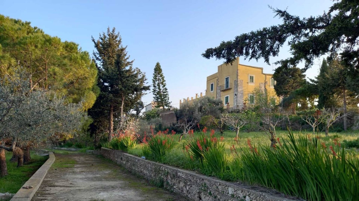 Licata Villa | Pet-Friendly Villa 'Rosa' with Sea View & Terraces