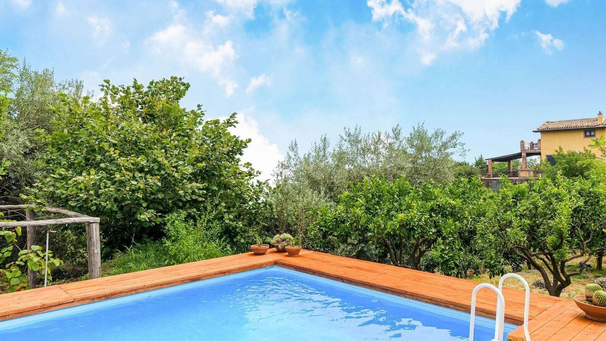 Mascali Villa | Pet-Friendly Villa with Poo