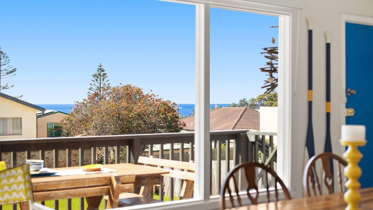 Tuross Head House | Pet Friendly + Walk to Beach - Surf Cottage @ Tuross Head