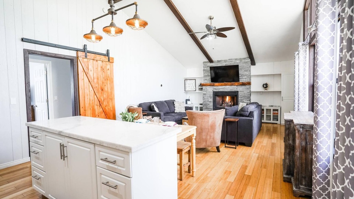Flagstaff Condo | Pet friendly/walk to restaurant/bar and golf