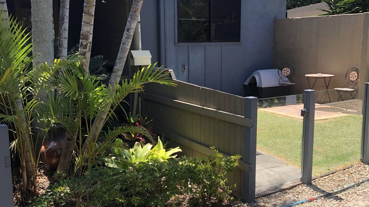 Labrador Apartment | pet friendly water front 1 x bed apartment