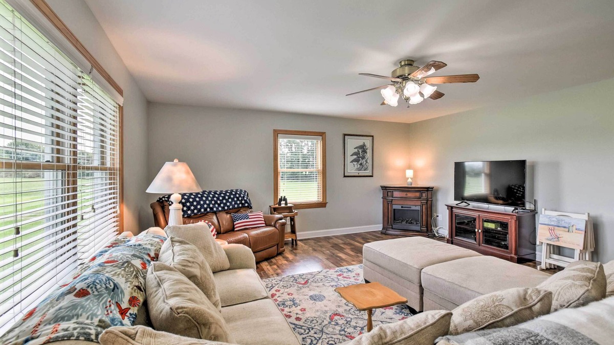 Painter House | Pet-Friendly Woodsy Gem: 1/4 Mi to Chesapeake Bay