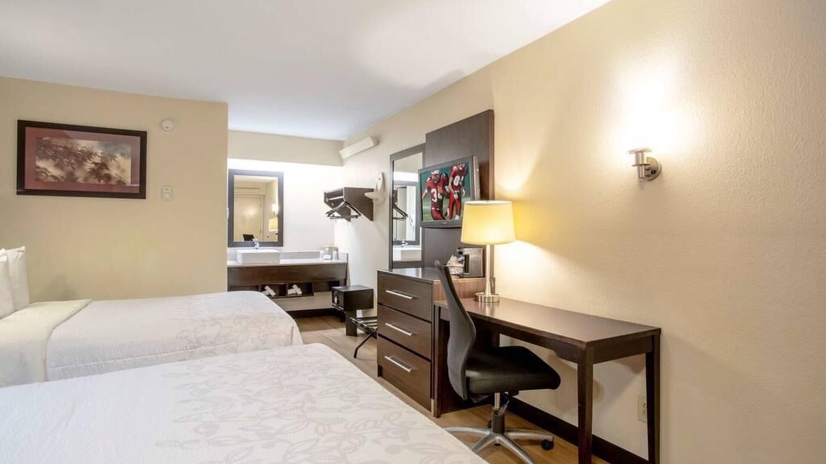 Framingham House | Pet Stays Free! With Free Parking for Your Convenience!