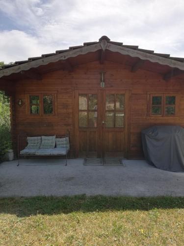 Molesme Ski Chalet | petit chalet dans verger et village Historique