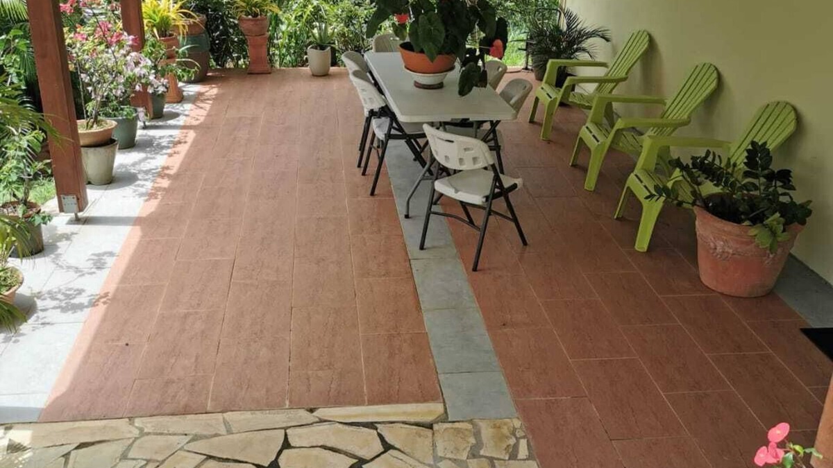 Saint-Esprit House | PETIT COLIBRI - Apartment/Downstairs Villa Air Conditioned - Calm and serenity
