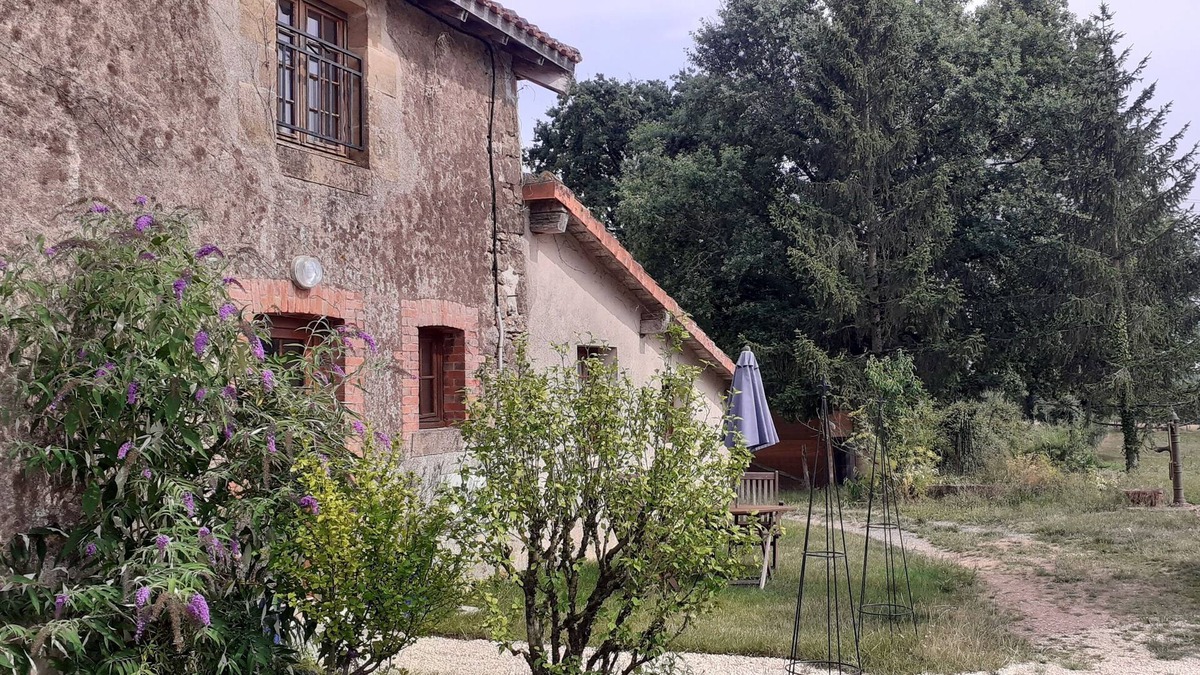 Availles-Limouzine Other | Petit Gîte de Caractère Dans une Ferme Biologique à 5 Mins Davailles Limouzine,