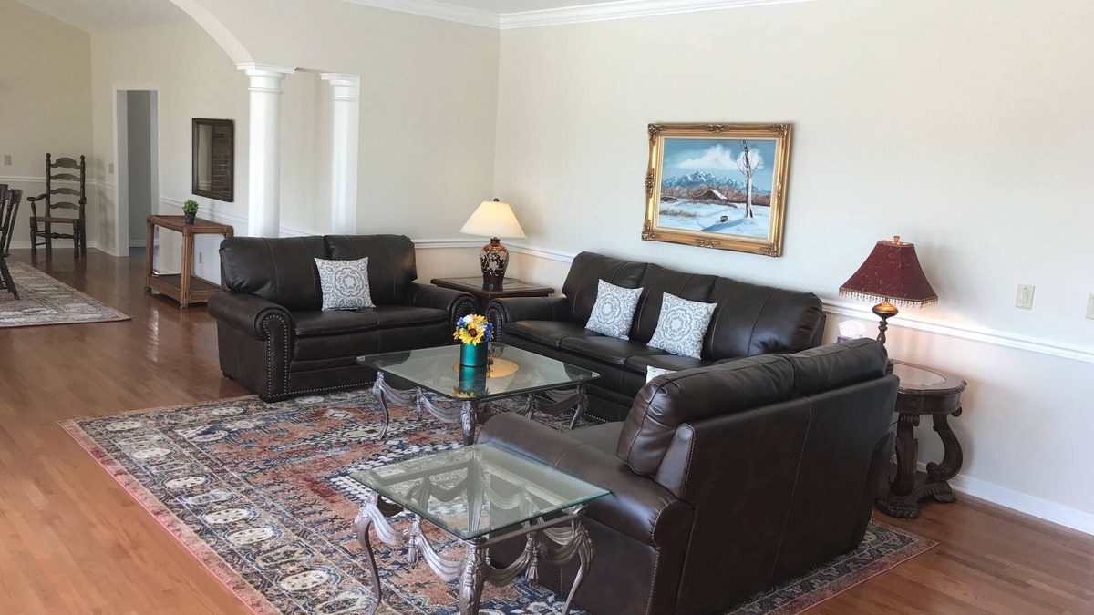 Morrilton House | Petit Jean Cliffside Retreat