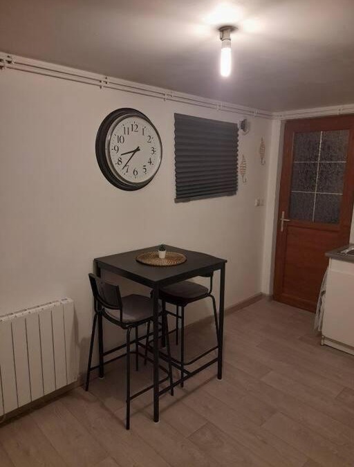 Moulineaux Apartment | Petit maison villageoise