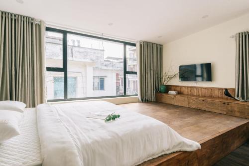 Lang Ha Apartment | PETIT PALAIS Residences-Coffee Shop 247-Laundry Included
