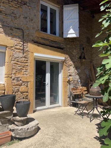 Saint-Germain-Nuelles Apartment | Petit studio aux portes du beaujolais