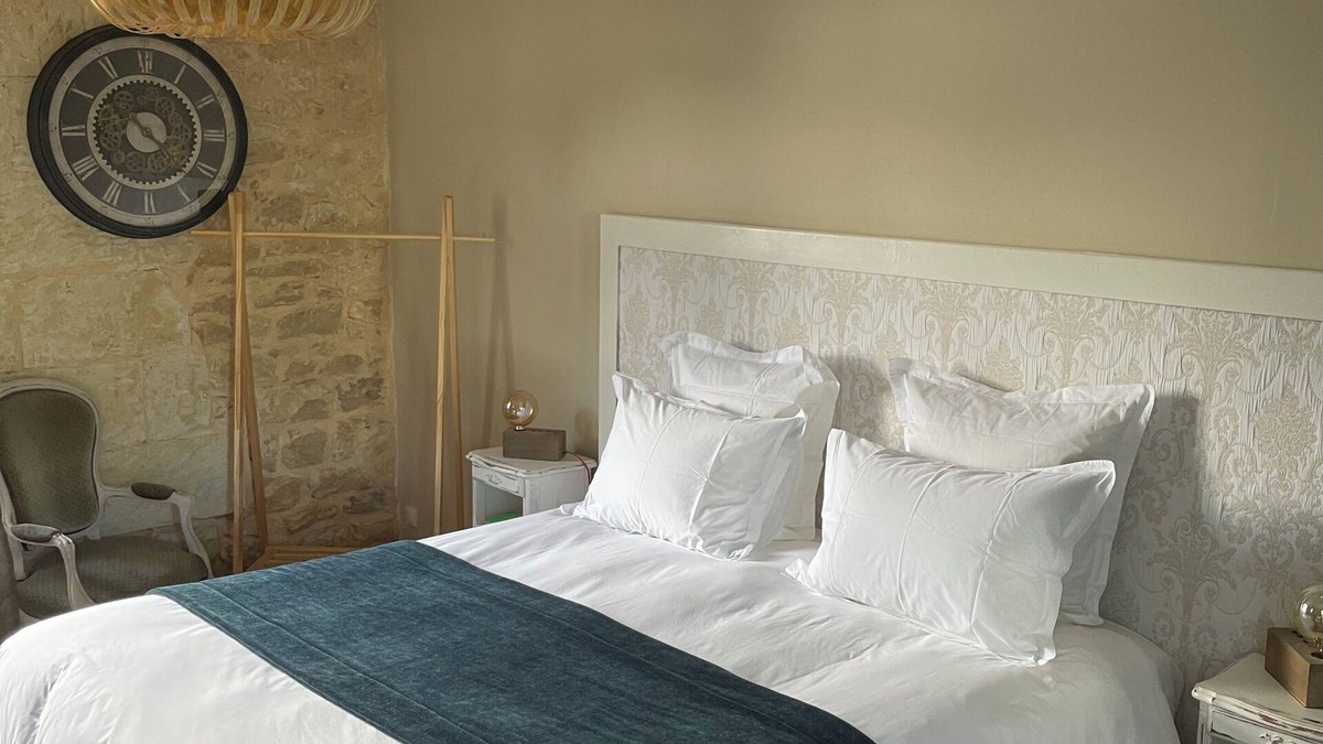 Oiron Apartment | Petit Studio Charmant au Château Avec Piscine et spa