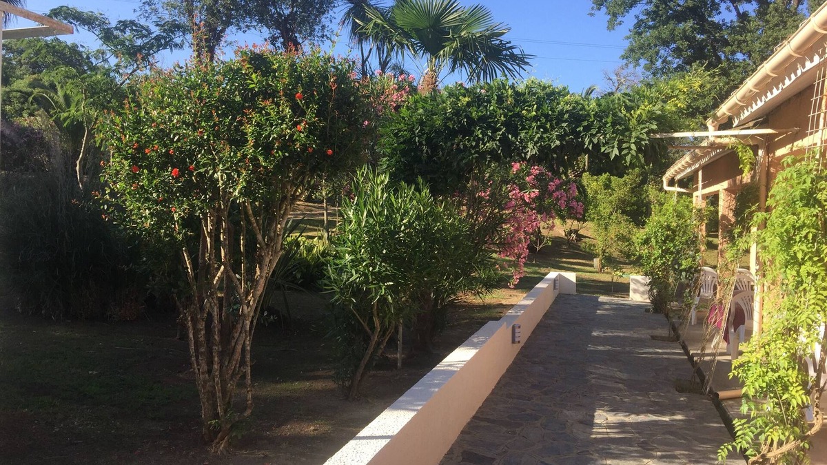 Santa-Maria-Poggio Apartment | Petit Studio Dans Résidence Verdoyante, Proche mer et Rivière