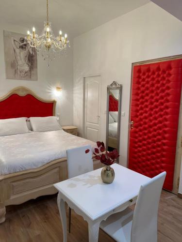 Centre Historique Apartment | Petit studio presbytère dans L'Église