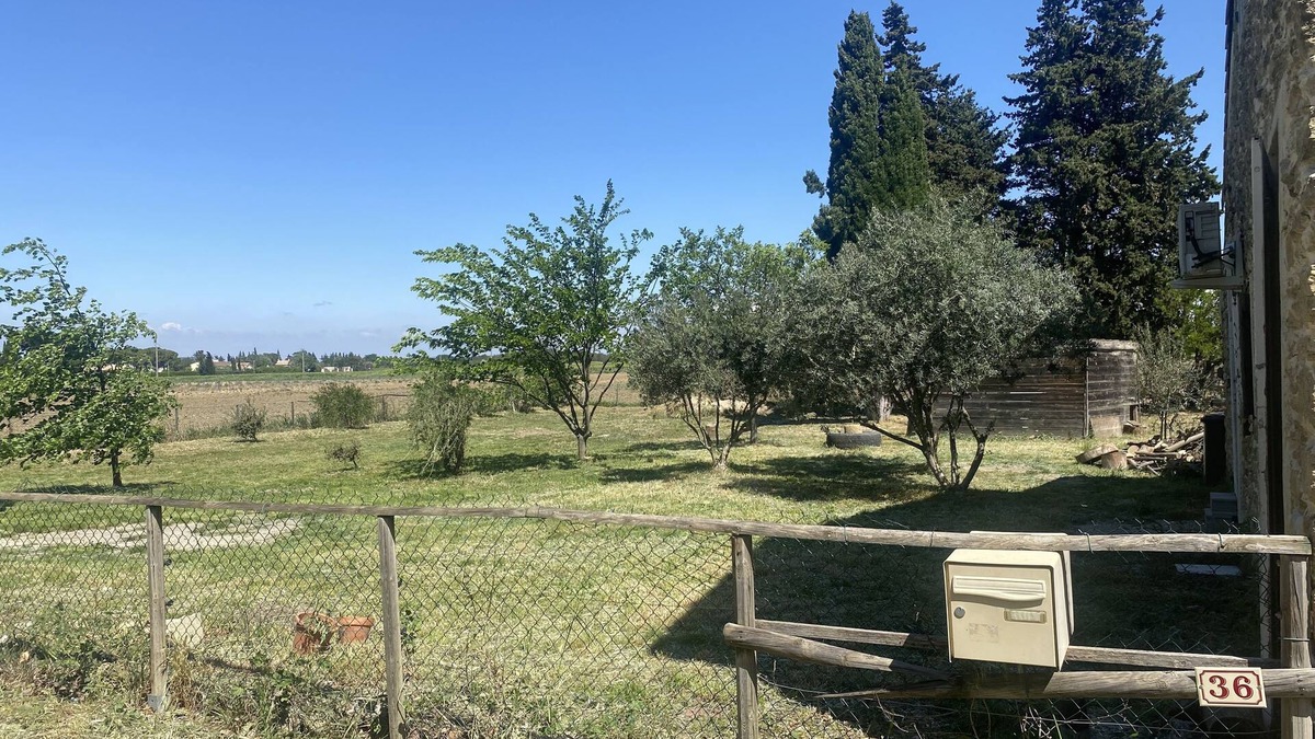 Sainte-Cecile-les-Vignes House | Petite Maison Avec Terrain Entre Route, Vignes et Lavande