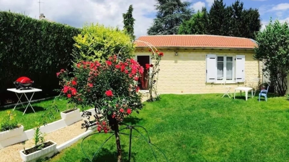 Le Perray-en-Yvelines Bed & Breakfast | Petite Maison Entre Rambouillet et la Vallée de Chevreuse
