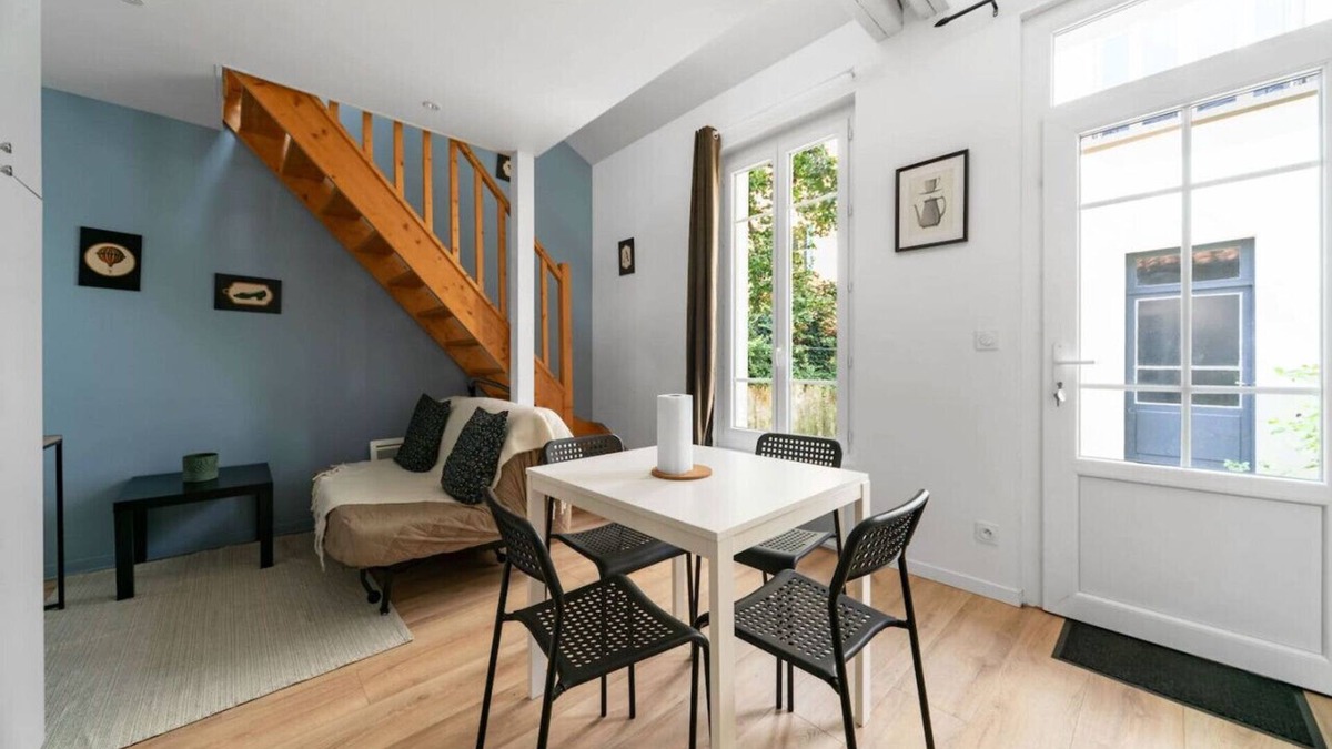 Quartier de France House | Petite maison au calme et proche des parcs