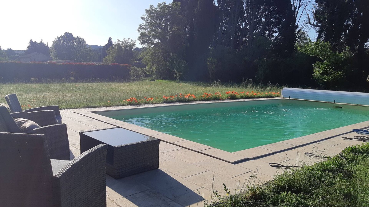 Eygalieres House | Petite Maison DE Charme AU Milieu DES Champs A 2 MIN DU Village