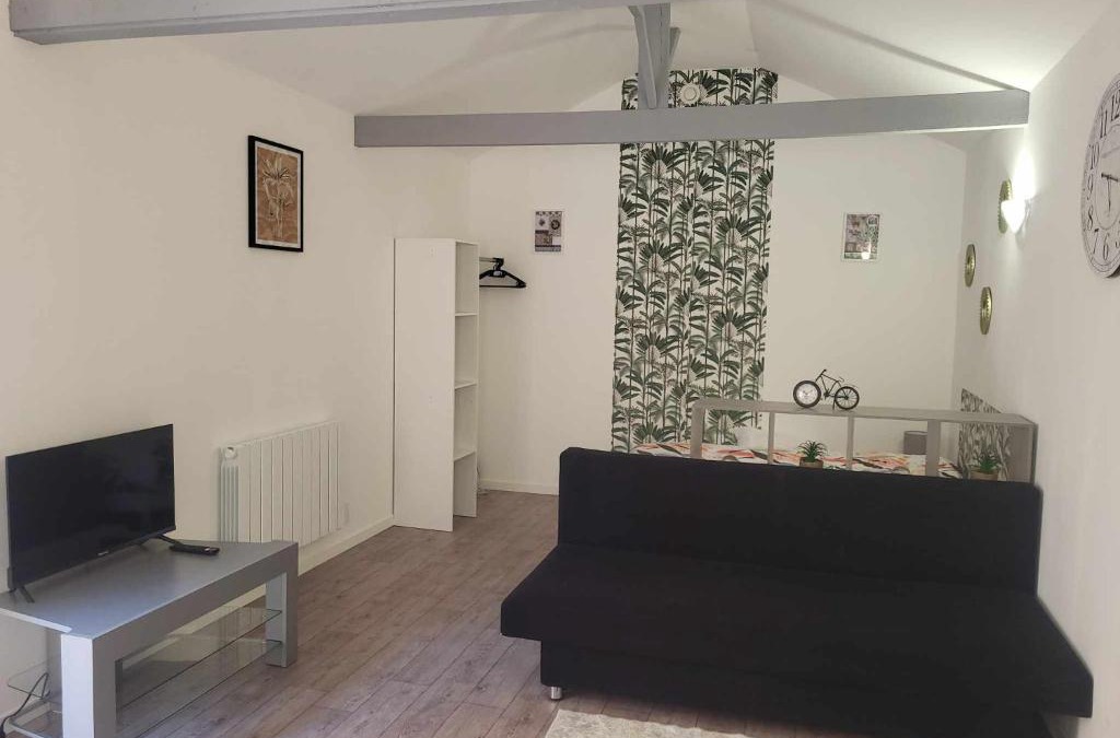Juvisy-sur-Orge Apartment | Petite maison Juvisy, Orly 7 min, Paris 15min