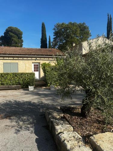 Bologne House | Petite maison mitoyenne, clim, rénovée, calme