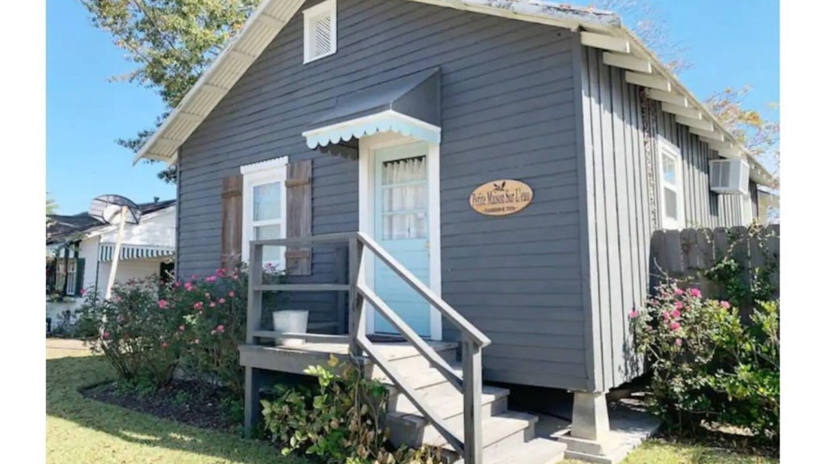 Houma Cottage | Petite Maison Sur l'eau'...Water Front Cottage