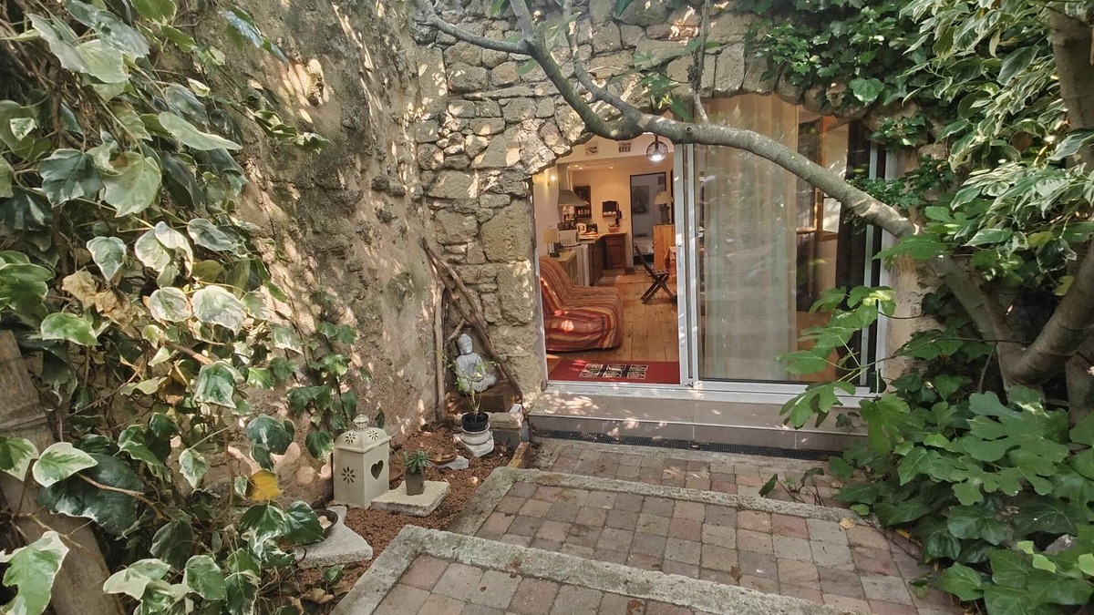 Poussan House | Petite Maisonnette Indépendante sur Terrain Ombrage Proximite Plage