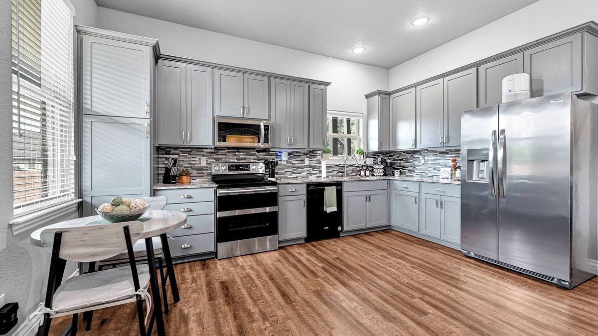 Bentonville - Fayetteville Cabin | Petite Natural State Retreat 1 Bedroom & 1 Bathroom Luxury Guest House