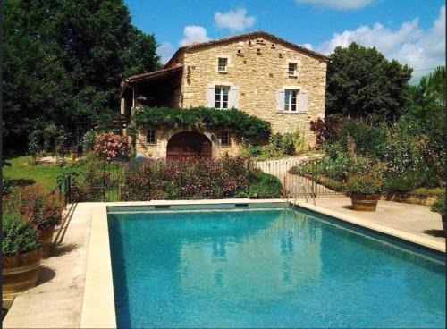 Puy-l'Eveque Apartment | Petite Vue Vert