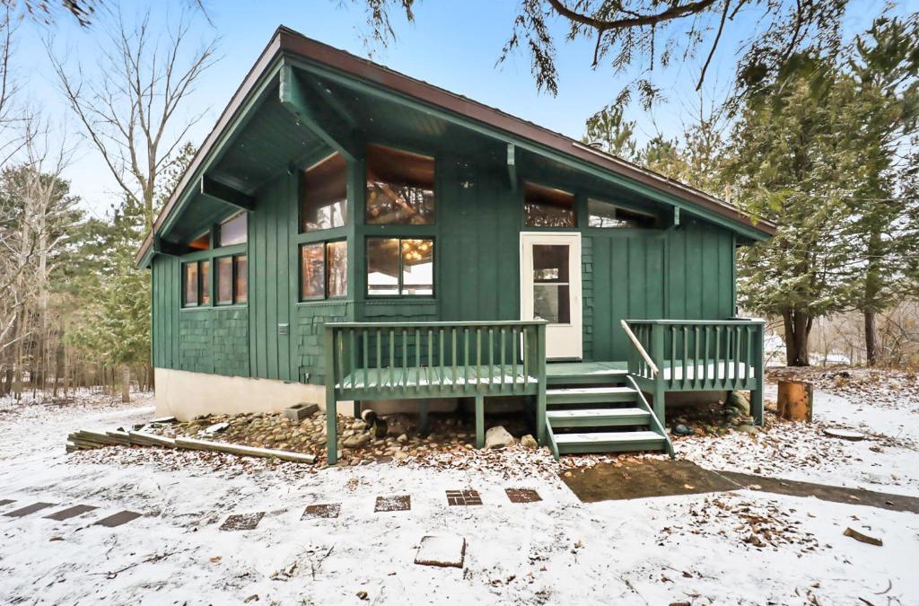Bellaire House | Petoskey Stone Lodge