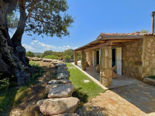 Palau Villa | Petra d'arana