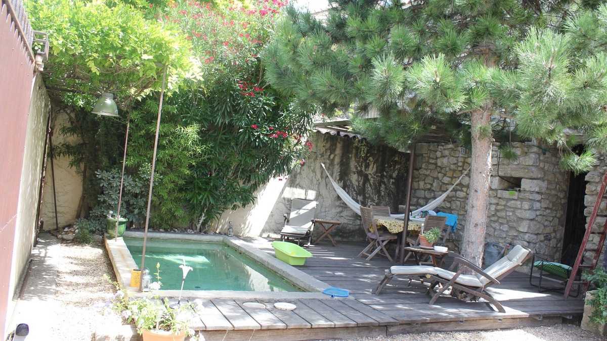 Noves Apartment | PETRARQUE: Gîtes of Aurose Tower