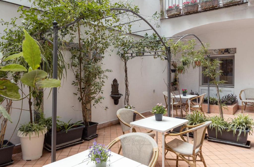 Historical Center Bed & Breakfast | Petrucci Garden B&B