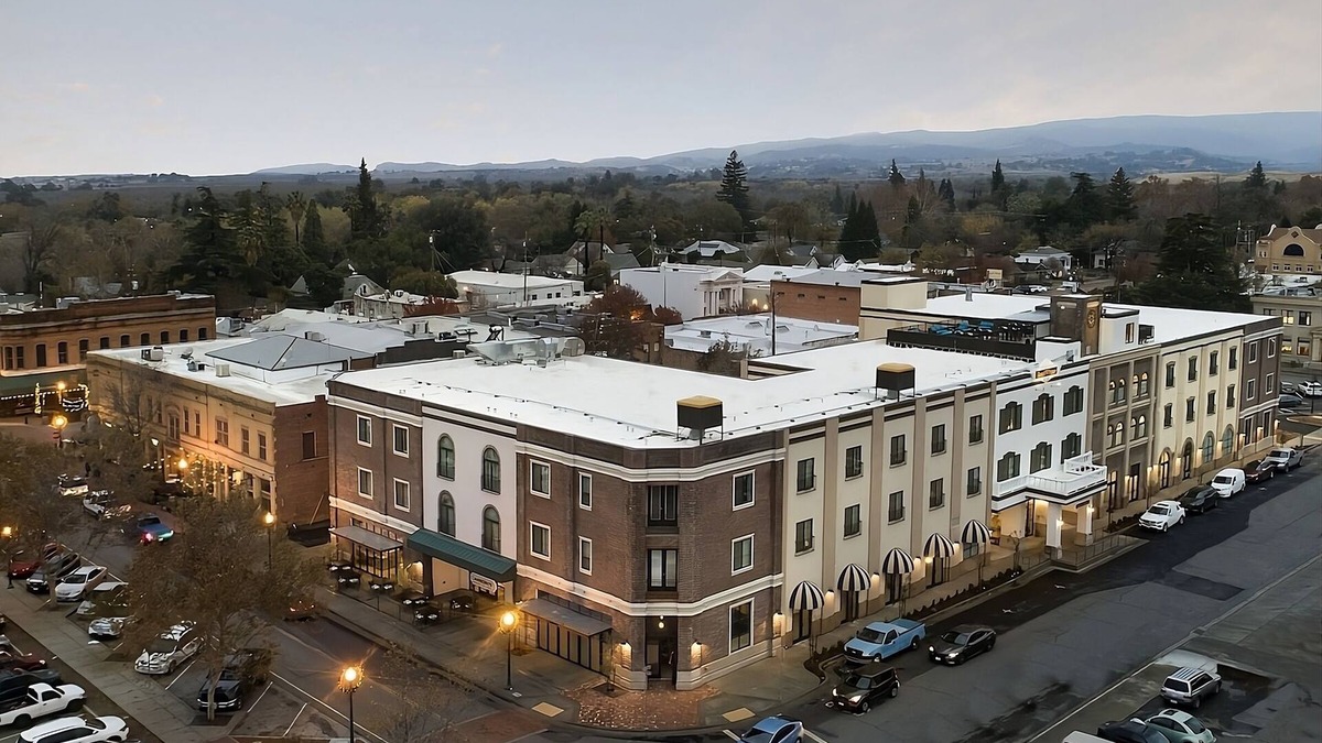Winters Hotel | Pets are Allowed Here! 3 Courtyard Rooms, Free Parking, Outdoor Fireplace!