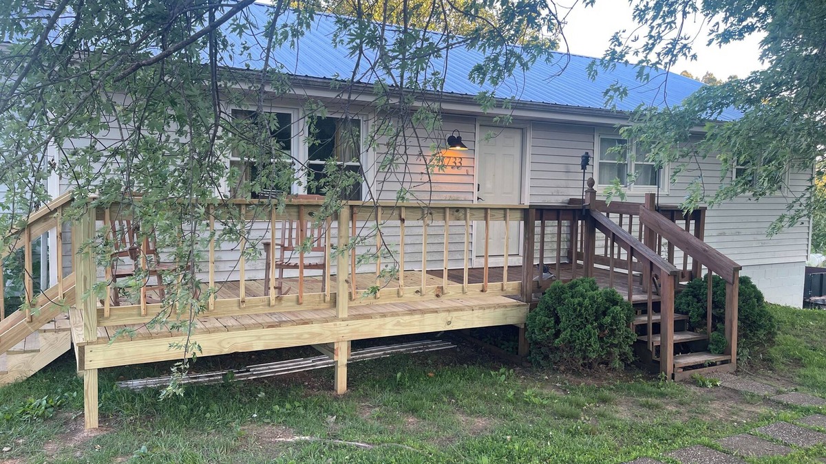 Crofton House | Pets, Families & Hunters Welcome