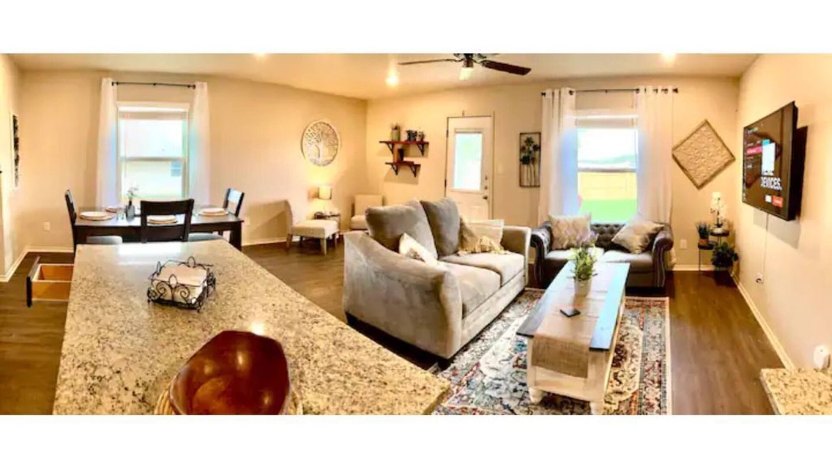 Copperas Cove House | Pets, Fire-pit, Grill, Fort Hood TDY/PCS