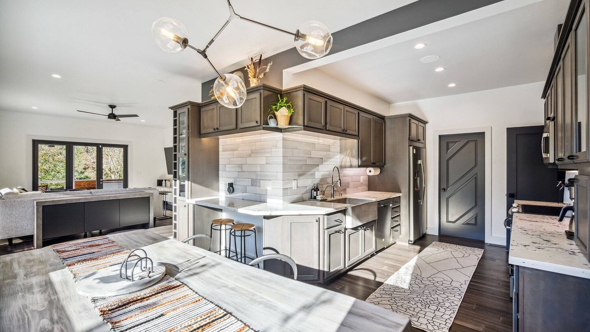 Monte Rio House | Pet’s FREE! Modern luxury steps from Russian River by RedAwning