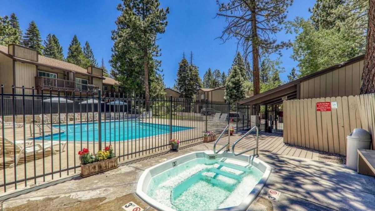 Lake Forest Condo | Pets! Walk to Lake! On the Bike Trail! Close to town!