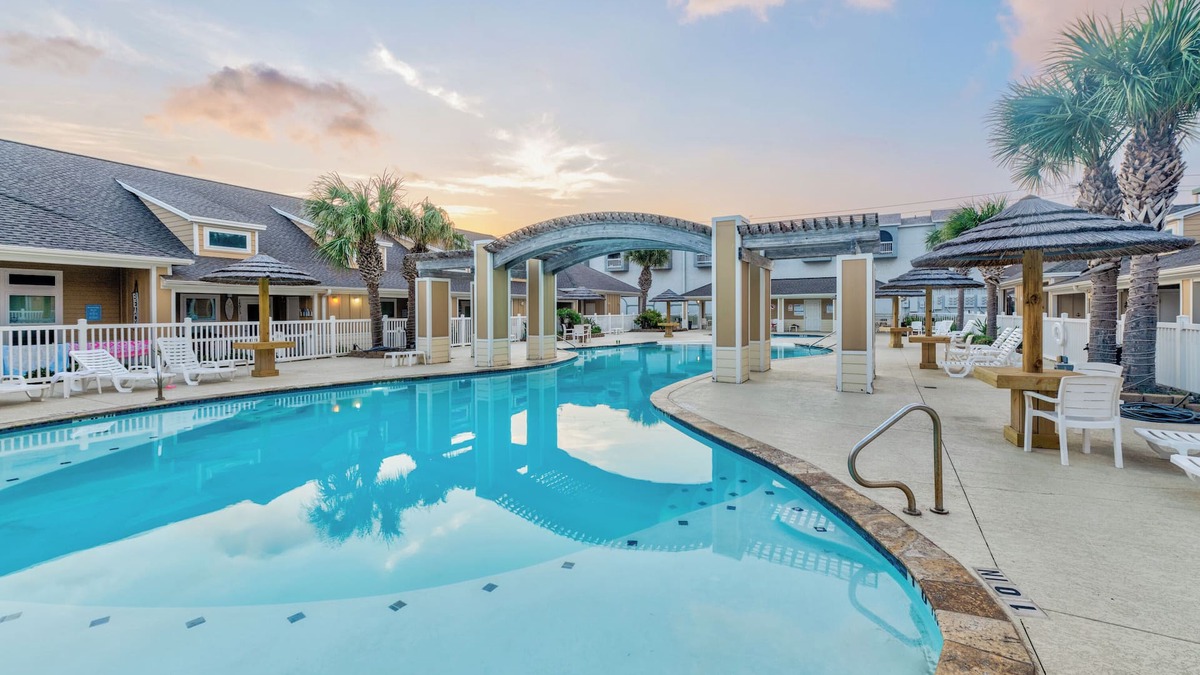Corpus Christi House | Pets Welcome! Coastal Retreat w/2 Resort Pools & Walk to the Beach.